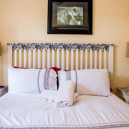 Pro Active Guest House Pretoria-Noord Esterno foto