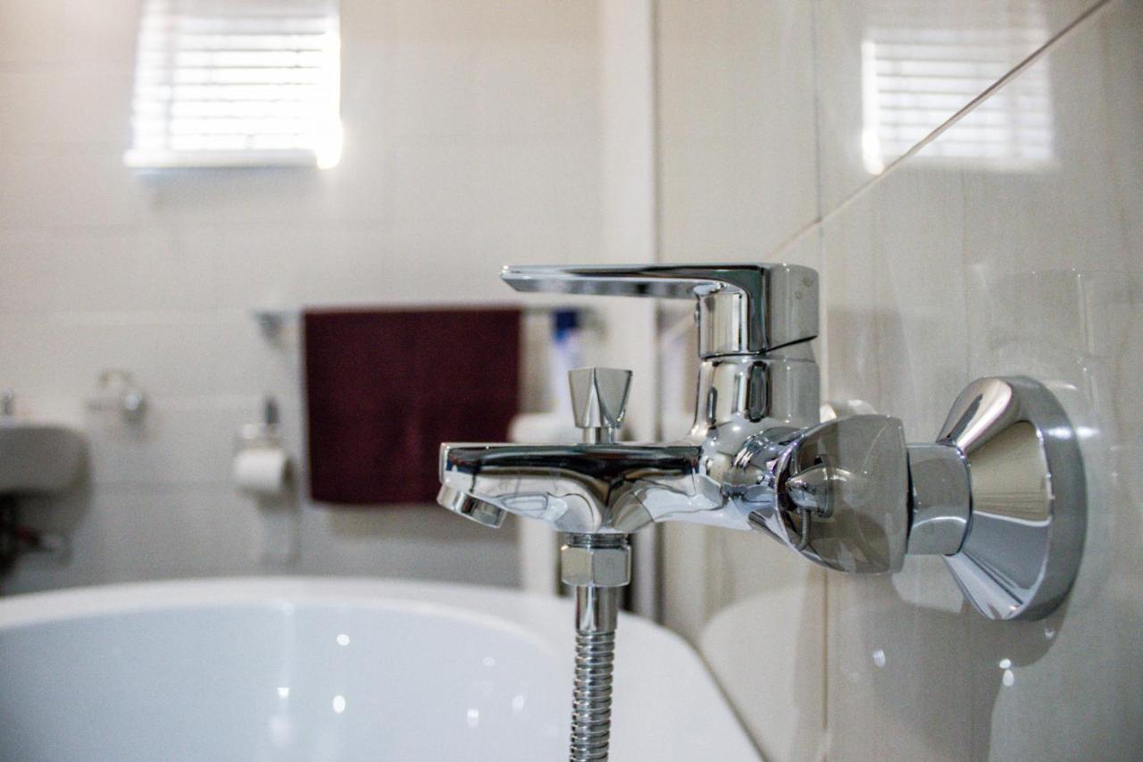 Pro Active Guest House Pretoria-Noord Esterno foto