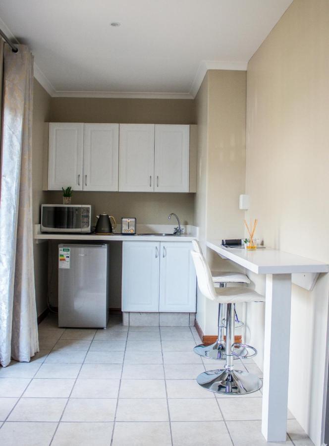 Pro Active Guest House Pretoria-Noord Esterno foto