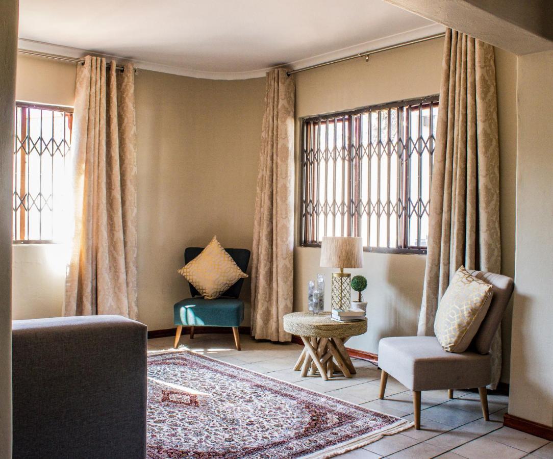 Pro Active Guest House Pretoria-Noord Esterno foto